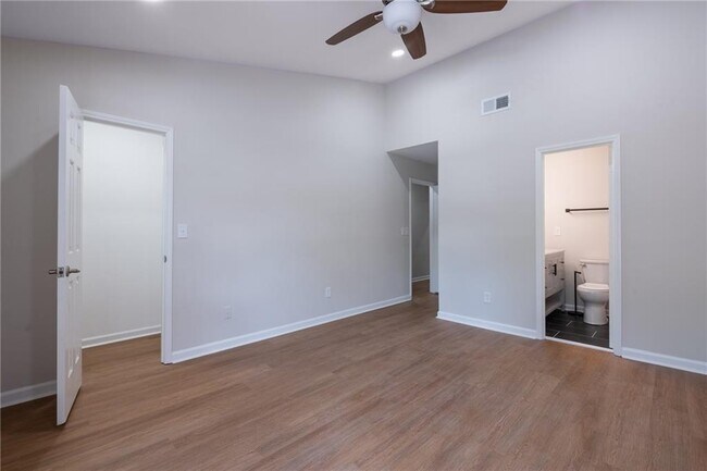 Building Photo - 3994 Elm St