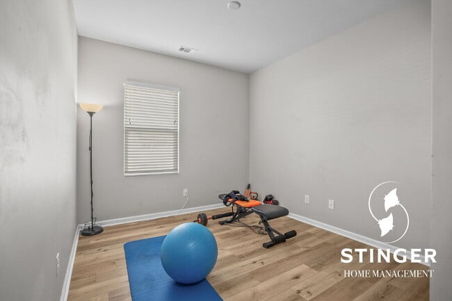 Building Photo - 12 Tugaloo Dr