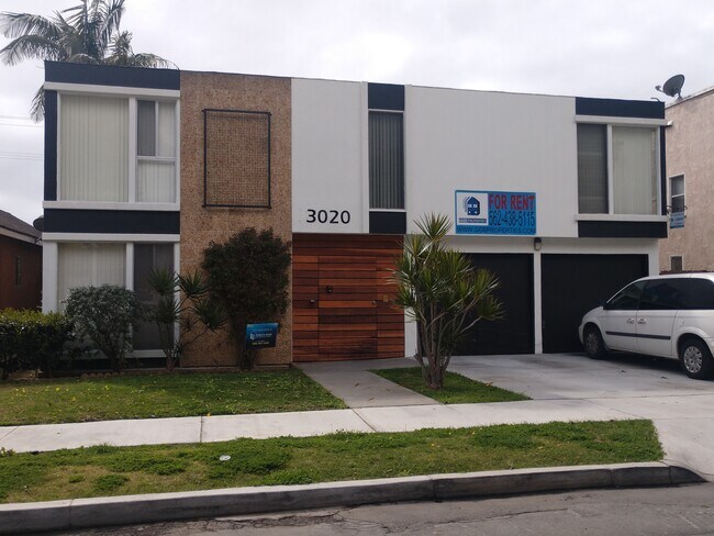 Building Photo - 3020 E Mariquita St