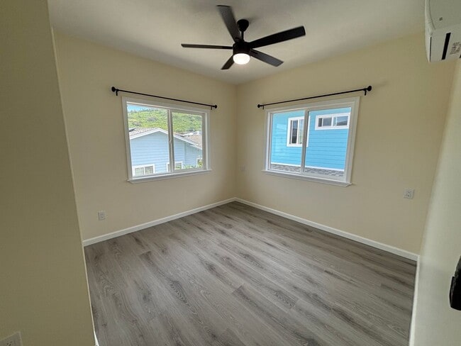 Building Photo - 1674 Kino St