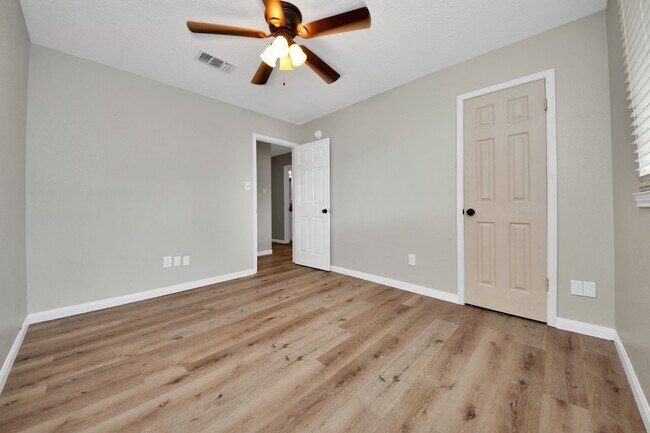 Building Photo - 22303 Acorn Chase Dr