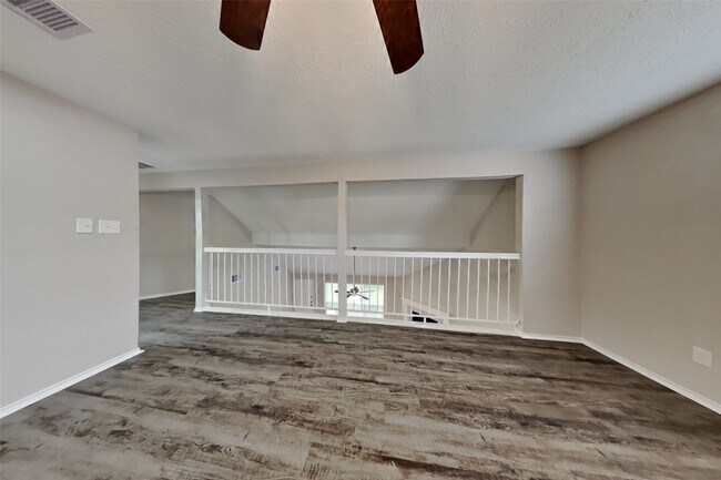 Building Photo - 2415 Pebbledowne Cir