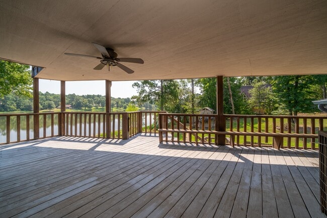 Building Photo - 830 Forest Lake W