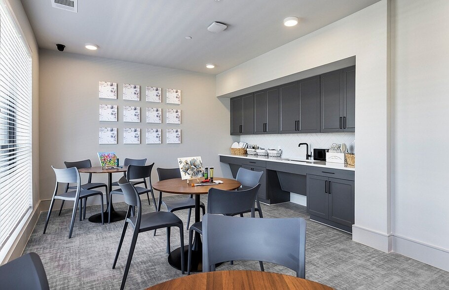 Primary Photo - The Luxe at Lewisville