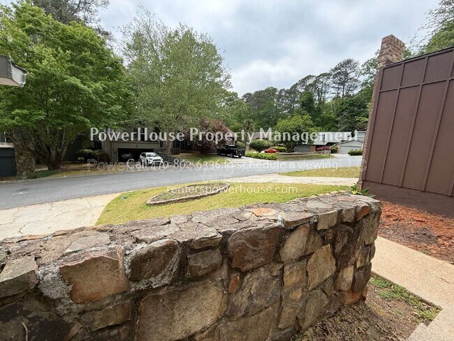 Building Photo - 120 Leeward Ln