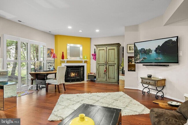 Building Photo - 1410 Chanticleer