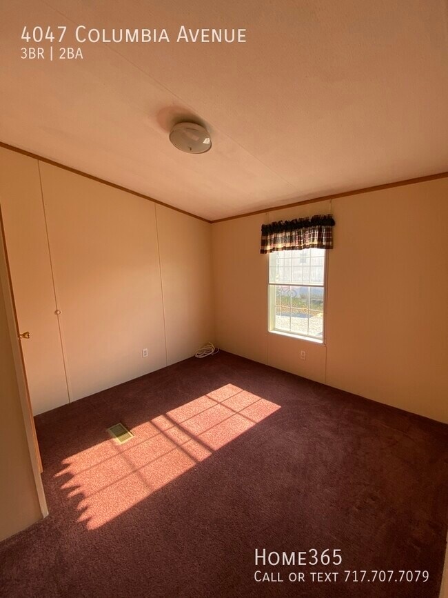 Building Photo - Three Bedroom Mobile Home