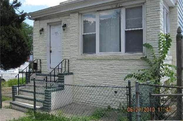 Building Photo - 882 Amboy Ave