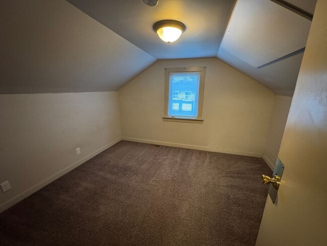 Building Photo - Charming House in Bellingham - 4 Bedroom 1...