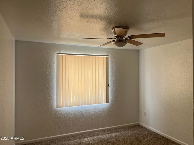 Primary Photo - 13433 N 16th Ave