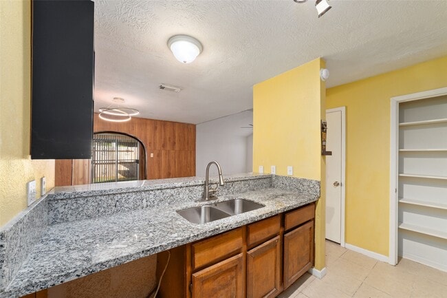 Building Photo - 4222 Amir St