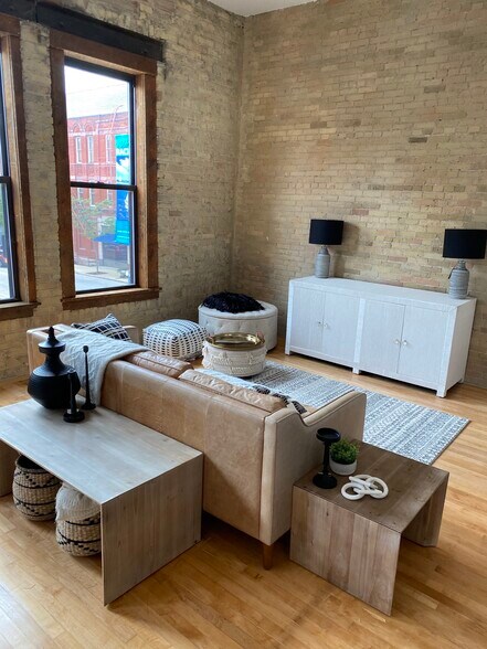 Living room - 403 Main St