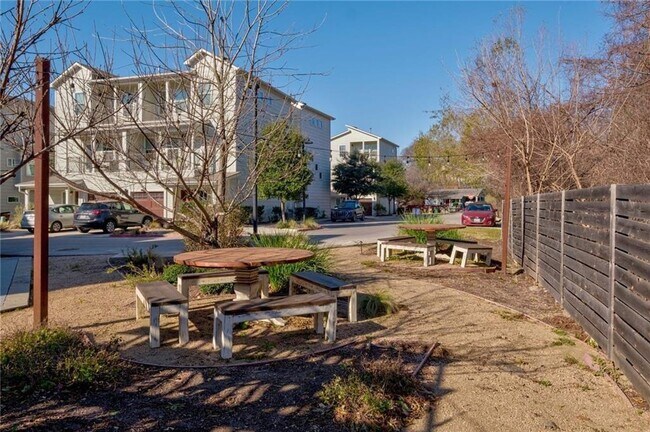 Building Photo - 1105 Euphoria Bend