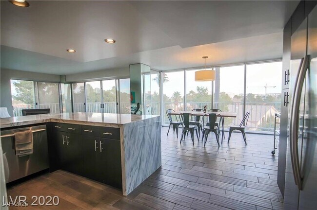 Building Photo - 3111 Bel Air Dr