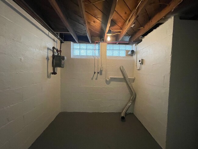 Building Photo - 52 Gould Ave