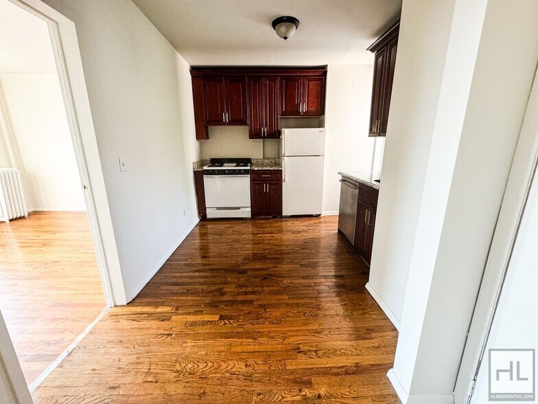 Building Photo - 14th St