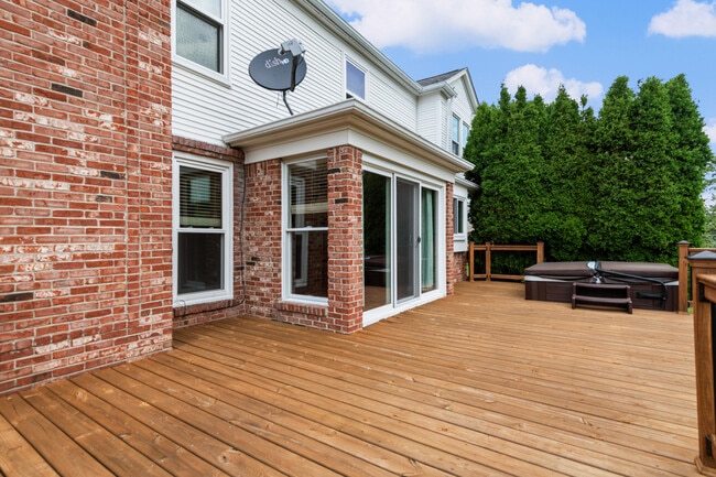 Building Photo - 47643 Ashford Dr S