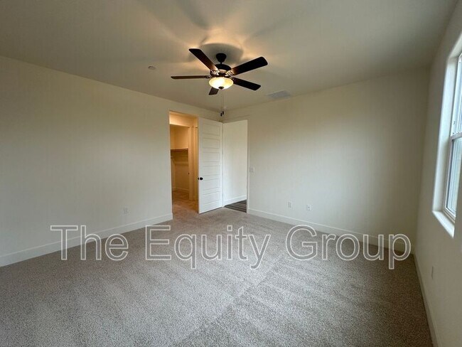 Building Photo - 6925 W Grove Ave