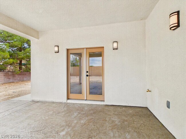 Building Photo - 1740 Jerome Ln