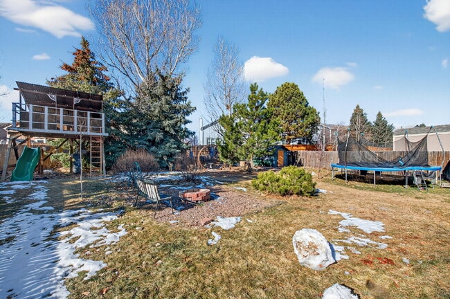 Building Photo - Available Immediately! Beautiful home in the Fairfax and Briargate neighborhood!