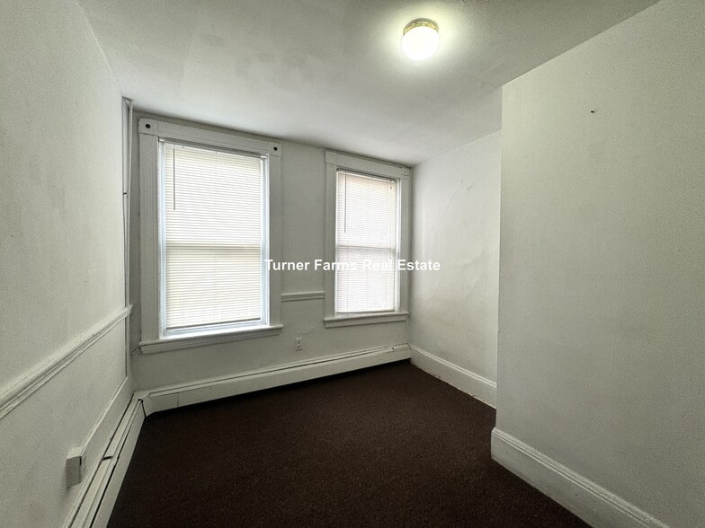 Building Photo - 8 Parker Hill Ave