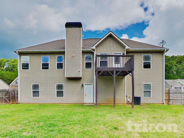 Building Photo - 217 Arbor Dr