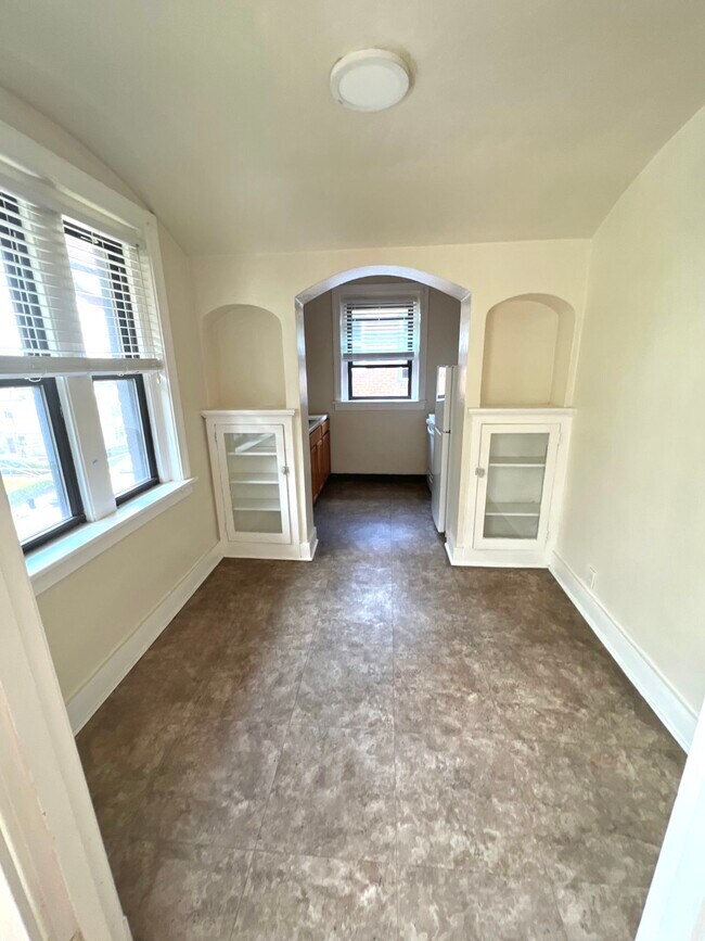 Primary Photo - Phillips Ave Apartments