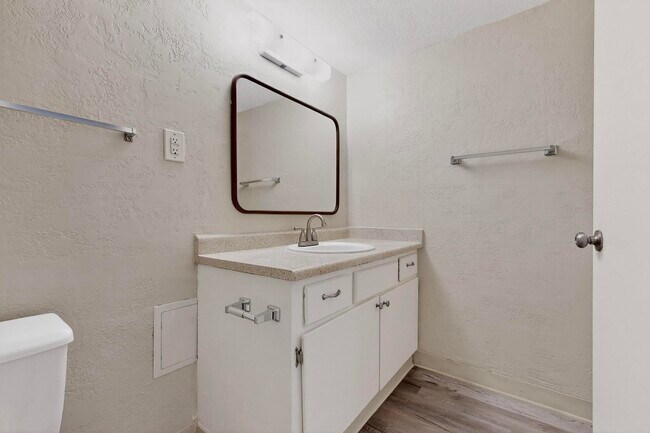 Building Photo - 207 Delamar Loop NW