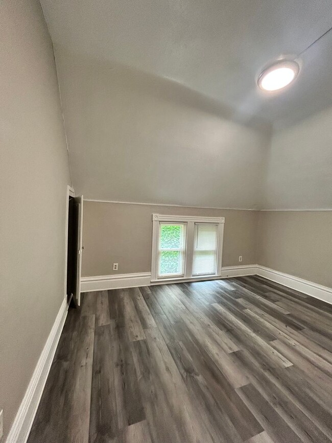Building Photo - Beautiful Two Story Home on Scottdale