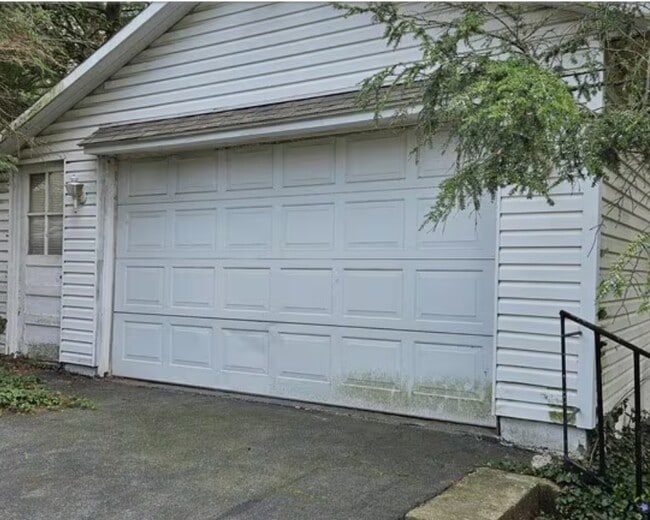 Building Photo - 45 Froelich Ave