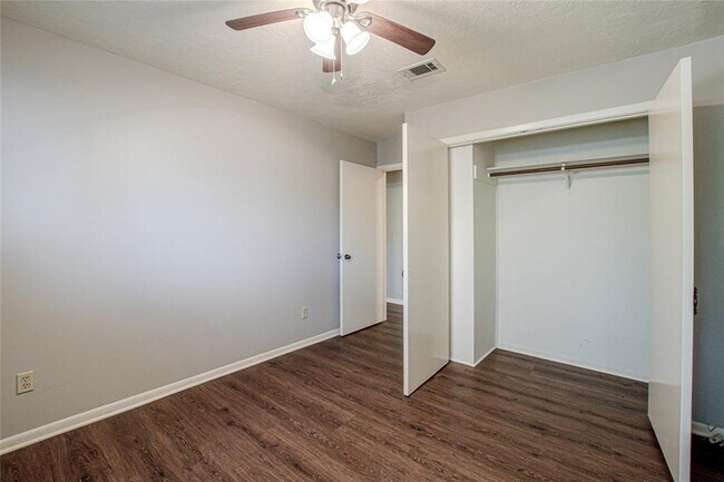 Building Photo - 223 Normal Park Dr