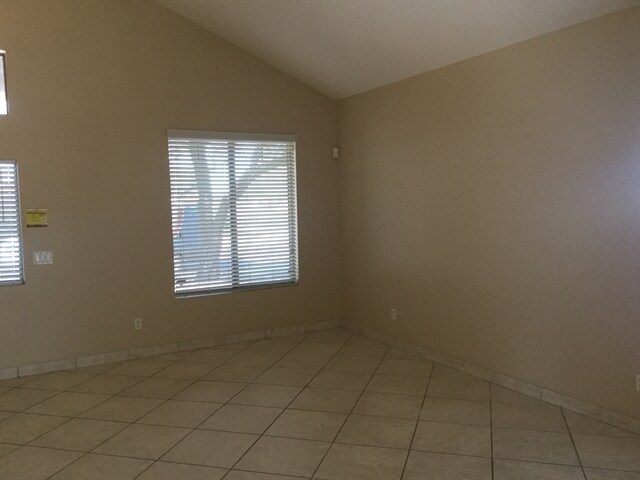 Building Photo - 3531 N 105th Ln