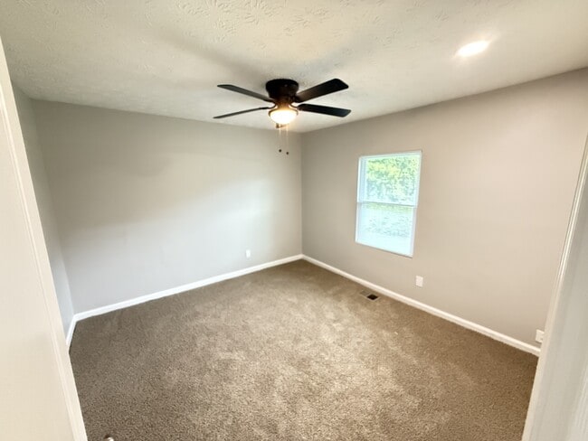 Building Photo - 781 Riverside Pkwy