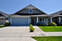 Building Photo - Gated Community in Soleil Parc/CDA Place