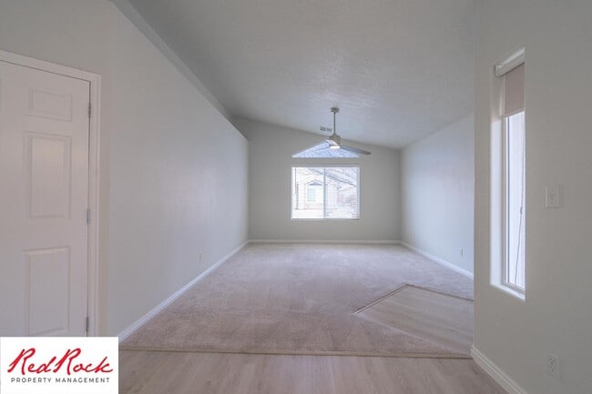 Building Photo - 3 Bedroom Home in Hurricane with Community Pool