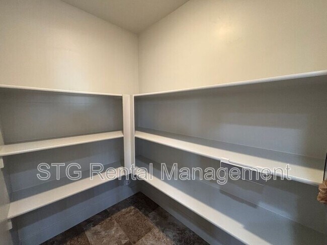 Building Photo - 3102 S Relic Ridge Dr