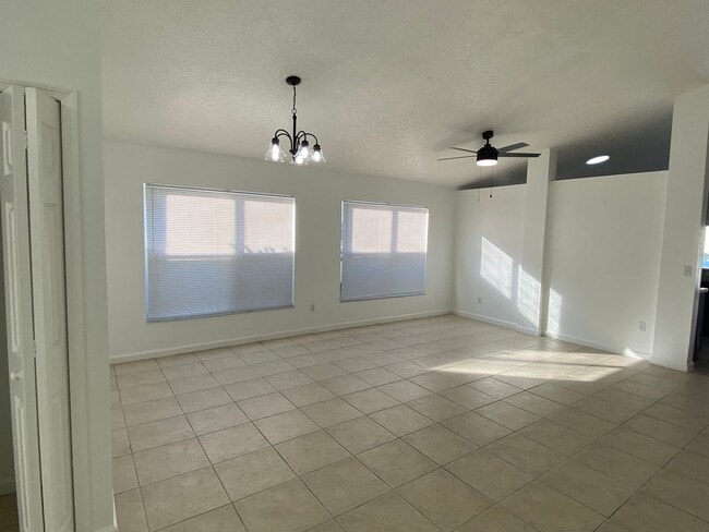 Building Photo - Home for rent