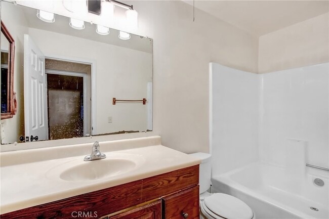 Building Photo - 805 Quail Dr