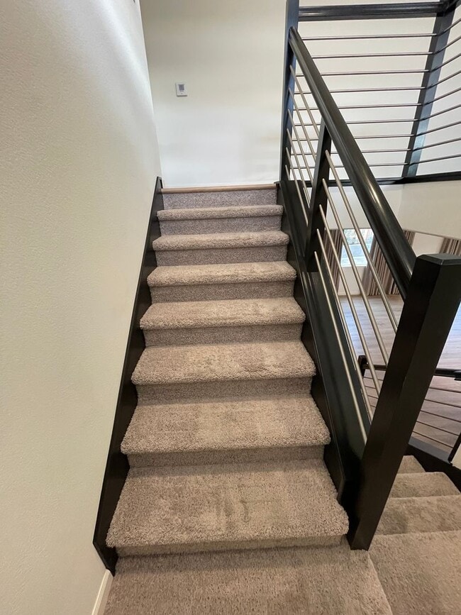 Building Photo - Beautiful new home with open floor plan av...