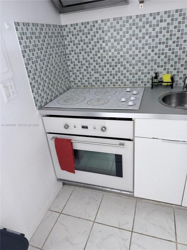 Building Photo - 7904 West Dr