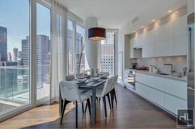 Primary Photo - East 44th Street