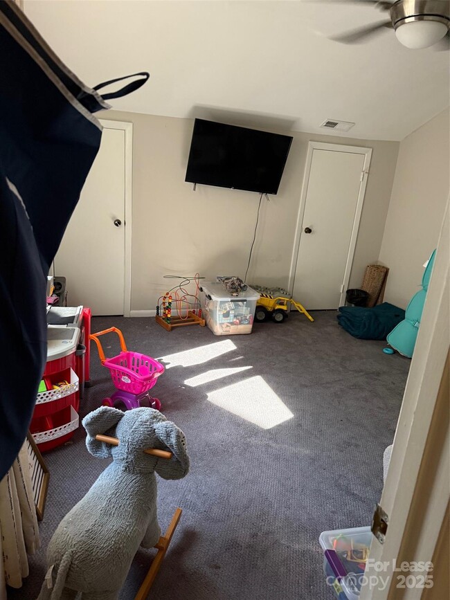Building Photo - 7623 Mariner Cove Dr