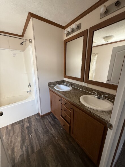 Building Photo - 363 Shummard Branch