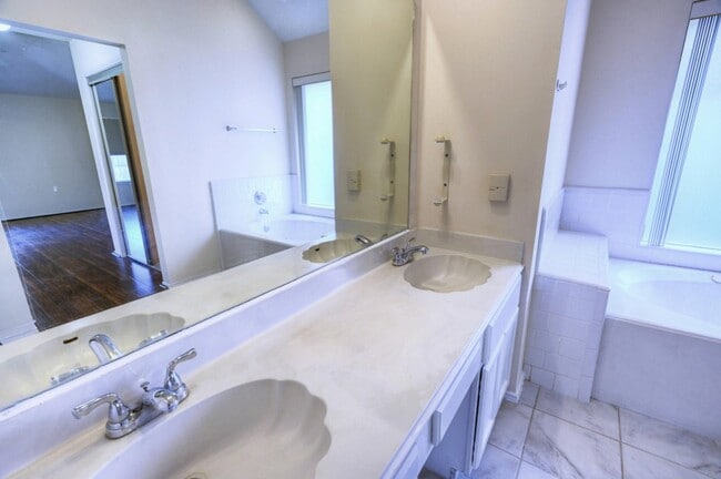 Building Photo - 1226 Berrystone Trail