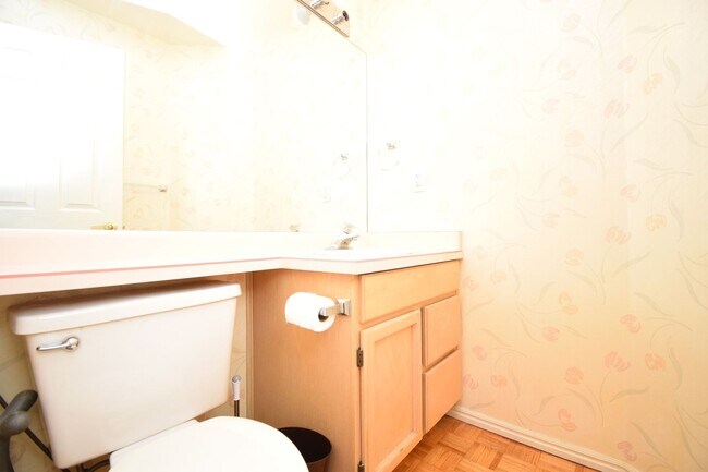 Building Photo - 2122 Rainbow Point Dr