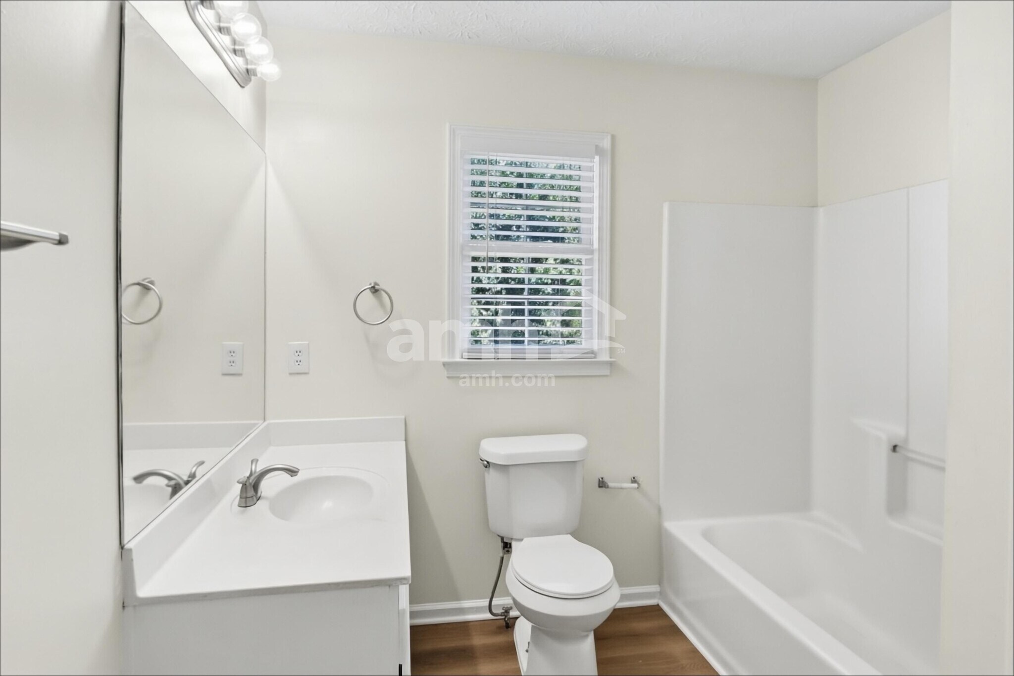 Building Photo - 999 Merrimac Way