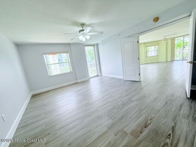 Building Photo - 8922 Laguna Ln