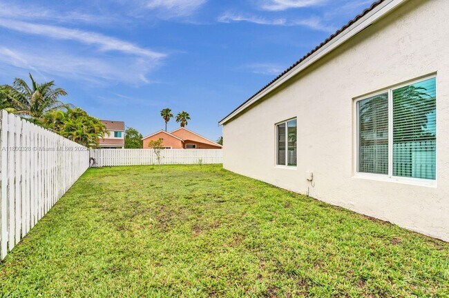 Building Photo - 1063 Cedar Falls Dr