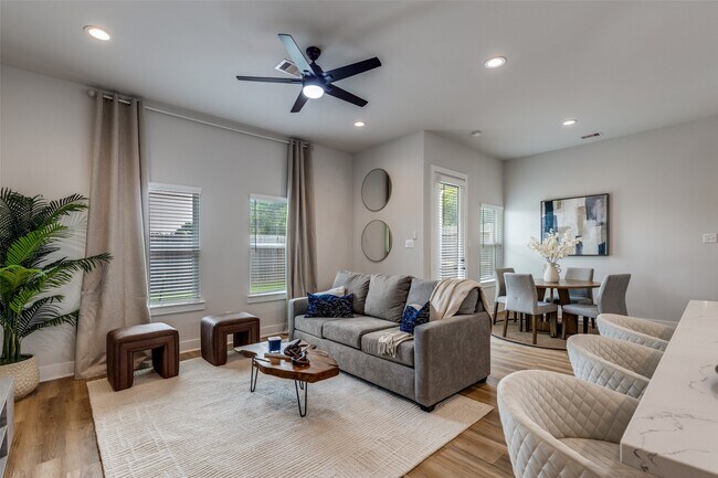 Building Photo - 13131 Perennial Spgs Dr