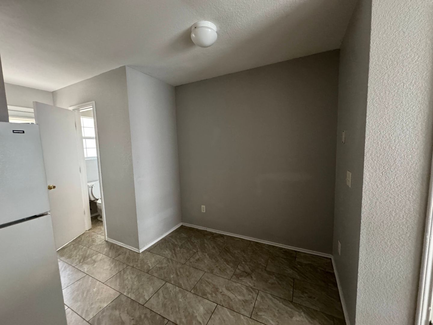 Building Photo - 4001 Doraine Ct